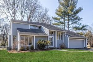 33 New Canaan Court
