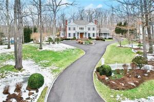 48 Singing Oaks Drive