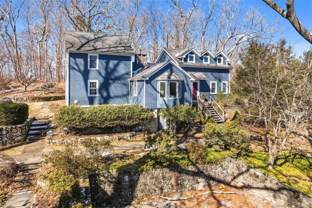 3 Evergreen Avenue — exterior photo