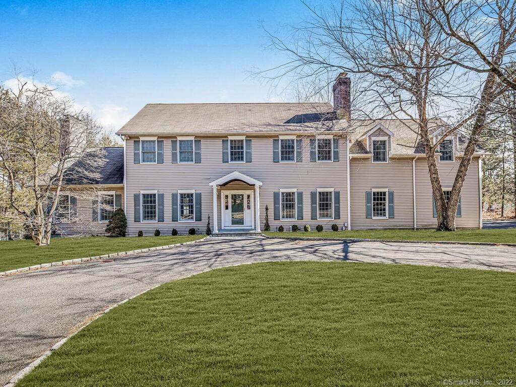 87 Den Road — exterior photo