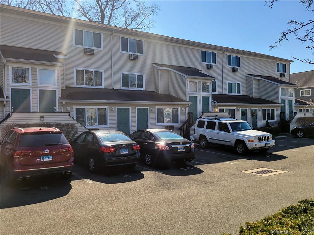 30 Elmcroft Road, Unit 9 — exterior photo
