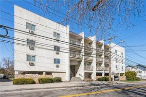 950 Cove Road, Unit B4