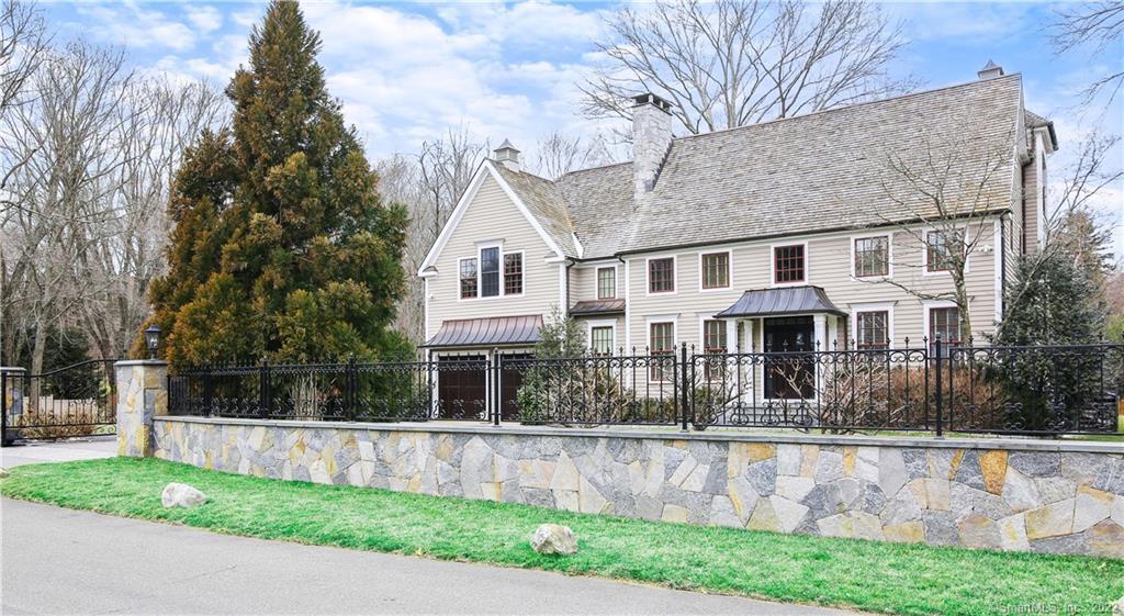 2 Lyndale Park — exterior photo