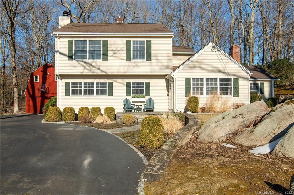 2 Rocky Nook Road — exterior photo