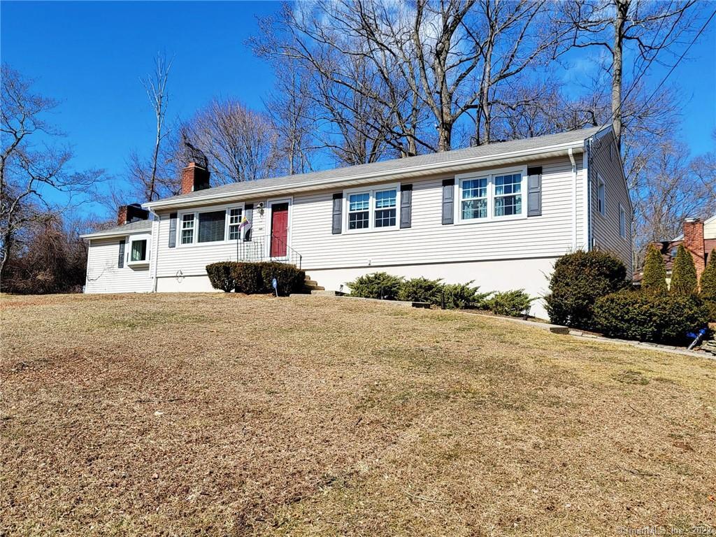 35 Wood Avenue — photo 1