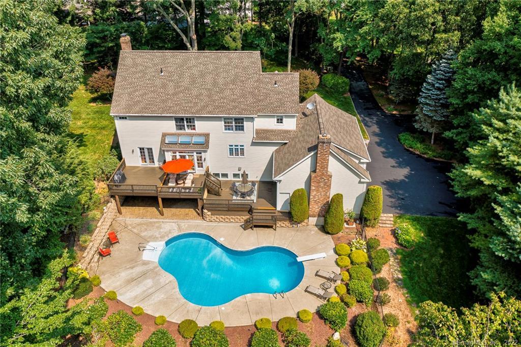 24 Aarons Court — exterior photo