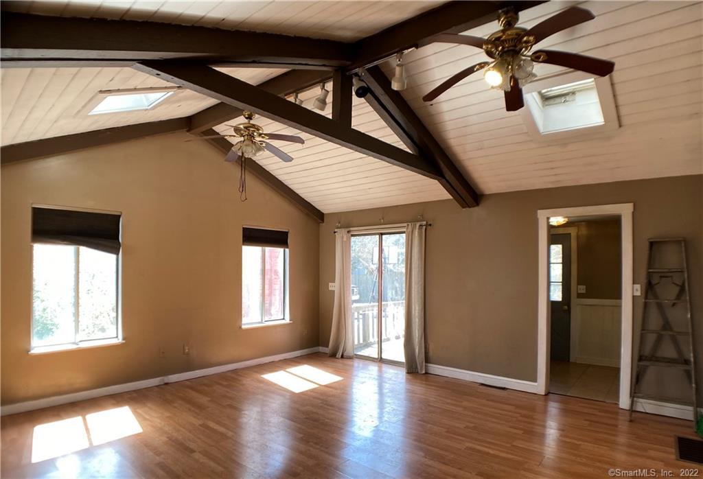 11 Bungalow Terrace — exterior photo
