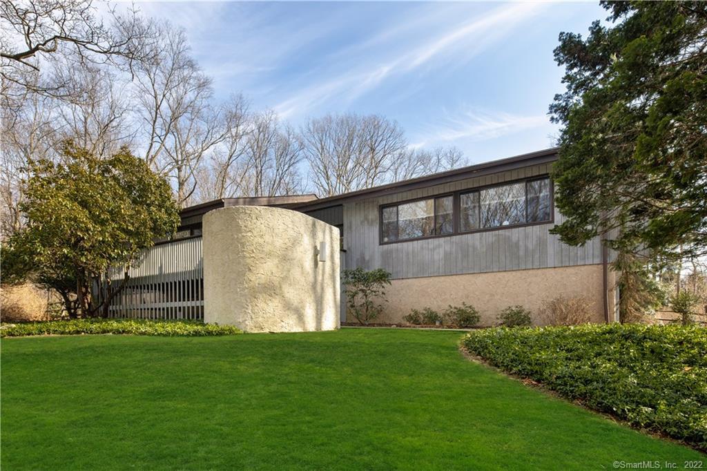 4 Florian Court — exterior photo