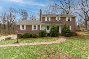 14 Dirksen Drive