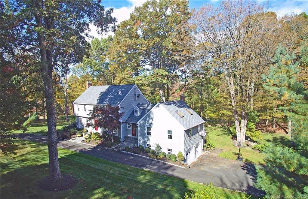 61 Bobbys Court — exterior photo