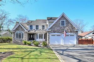 37 Hunting Lane