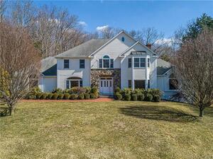 35 Honeysuckle Hill Lane