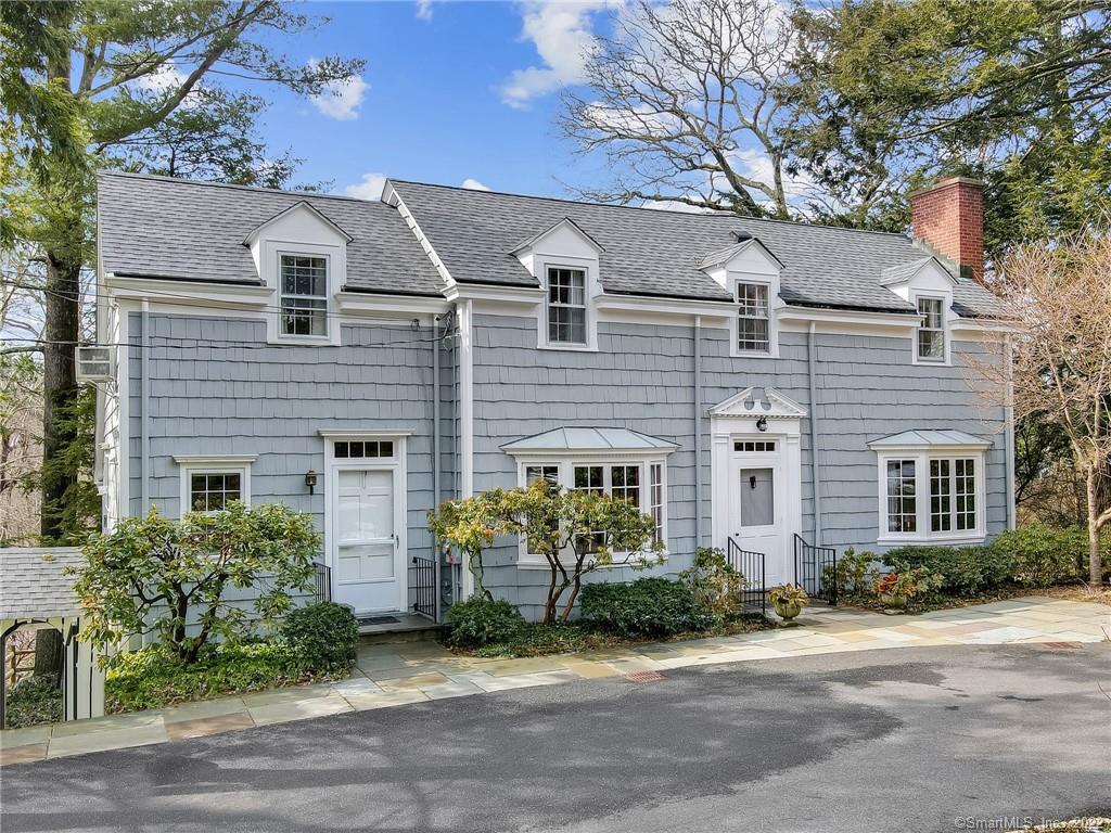 74 Round Hill Road — exterior photo