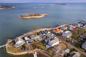 10 Harbor View Avenue