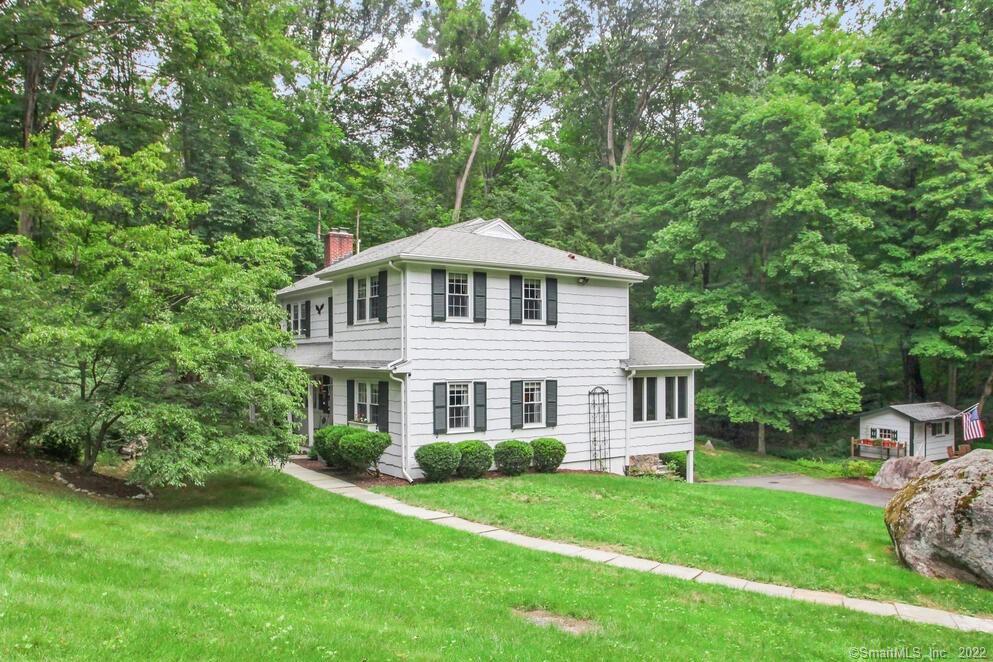 43 Hunting Ridge Road — exterior photo