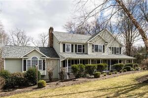 10 Charter Ridge Drive
