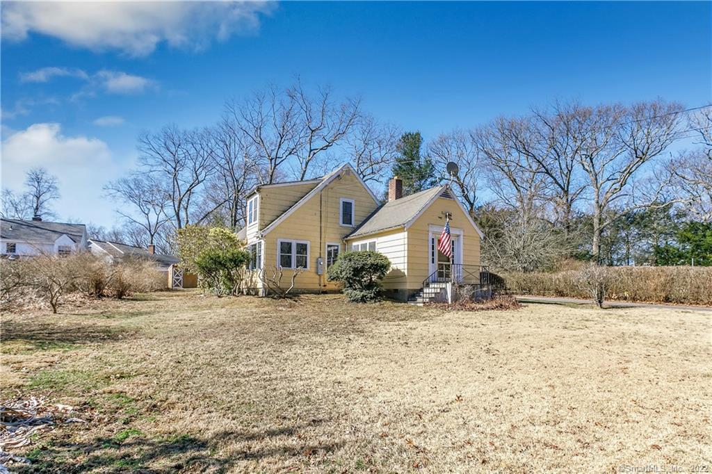 17 Maplegrove Avenue — exterior photo