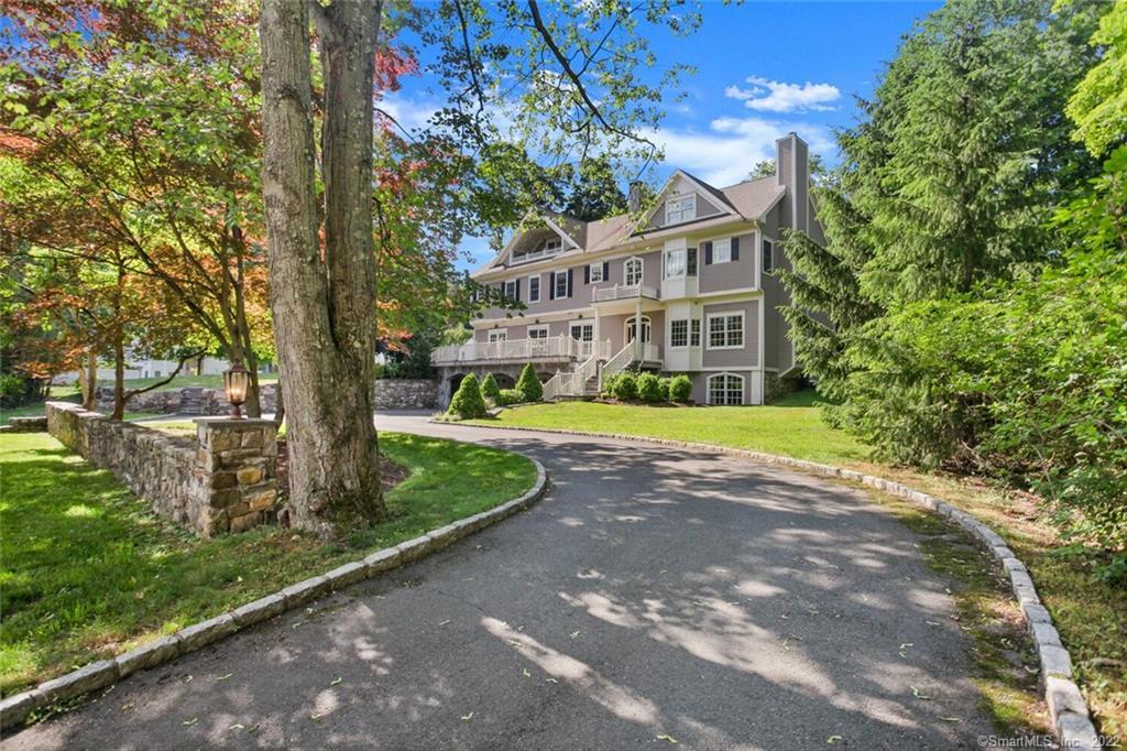 9 Wakeman Road — exterior photo