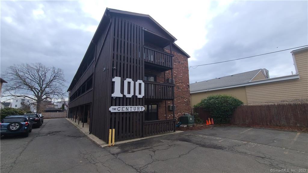 100 Myrtle Avenue, Unit 10 — exterior photo