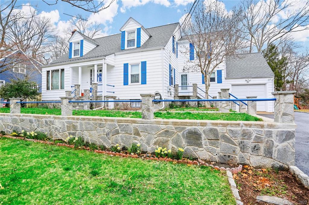 84 Cottage Street — exterior photo