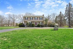 11 Weathervane Drive