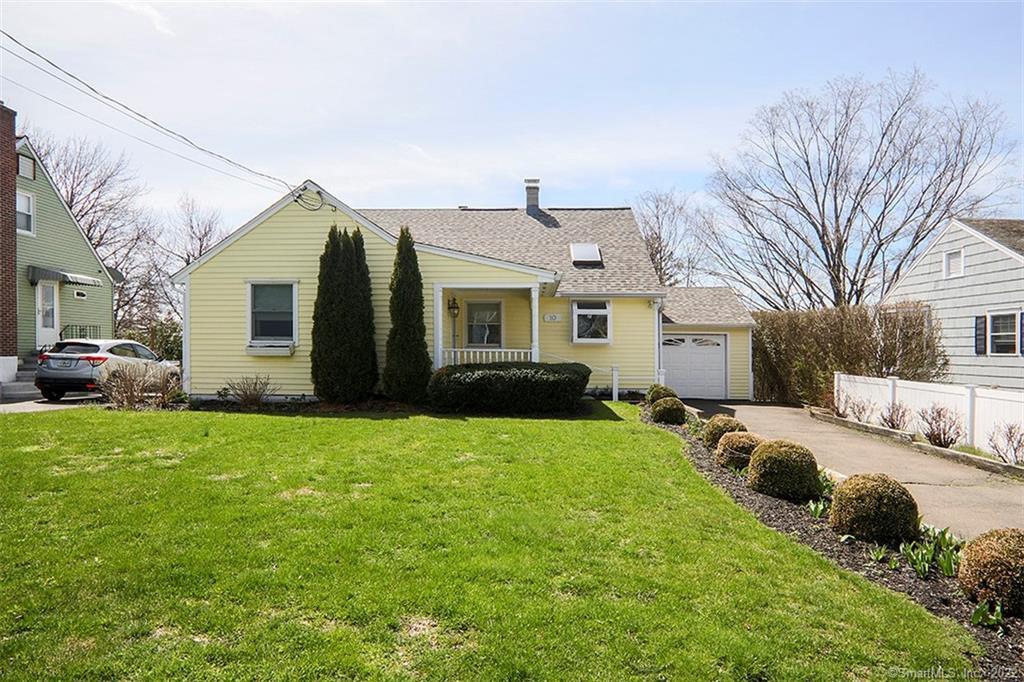 10 Rainbow Road — exterior photo