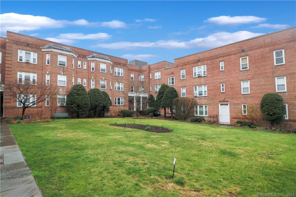 70 Strawberry Hill Avenue, Unit 6-1C — exterior photo