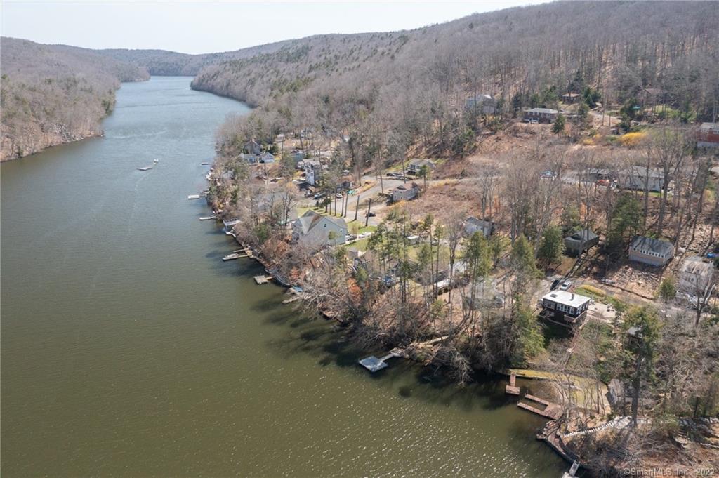14 Mohawk Trail — exterior photo