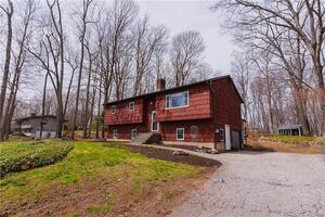 15 Pebble Road