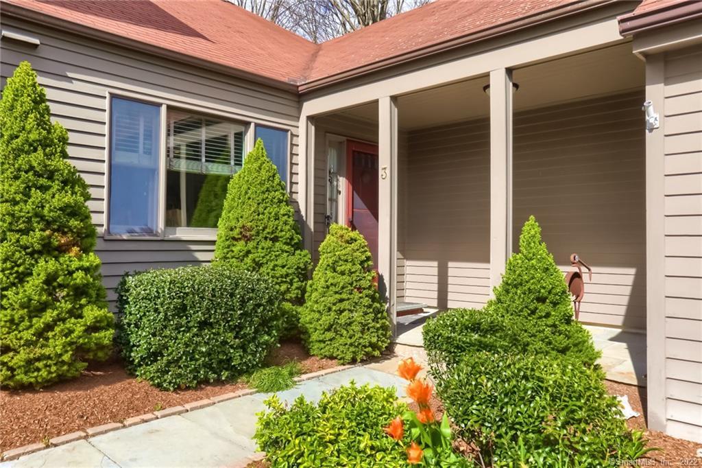 3 Lambert Common, Unit 3 — exterior photo