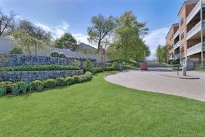50 Stone Ridge Way, Unit 2B
