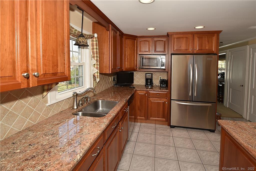 18 Bowers Street, Manchester, CT 06042 - Thumbnail 6