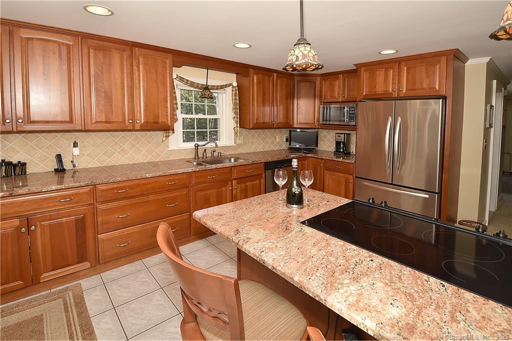 18 Bowers Street, Manchester, CT 06042 - Thumbnail 7