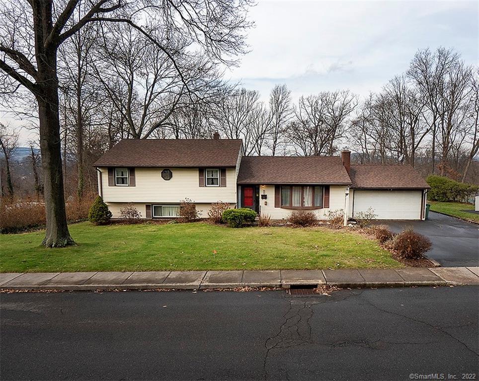 21 Surrey Drive, Wallingford, Connecticut Residential for sale, 170359257 Calcagni Real Estate