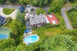 217 Collingwood Avenue