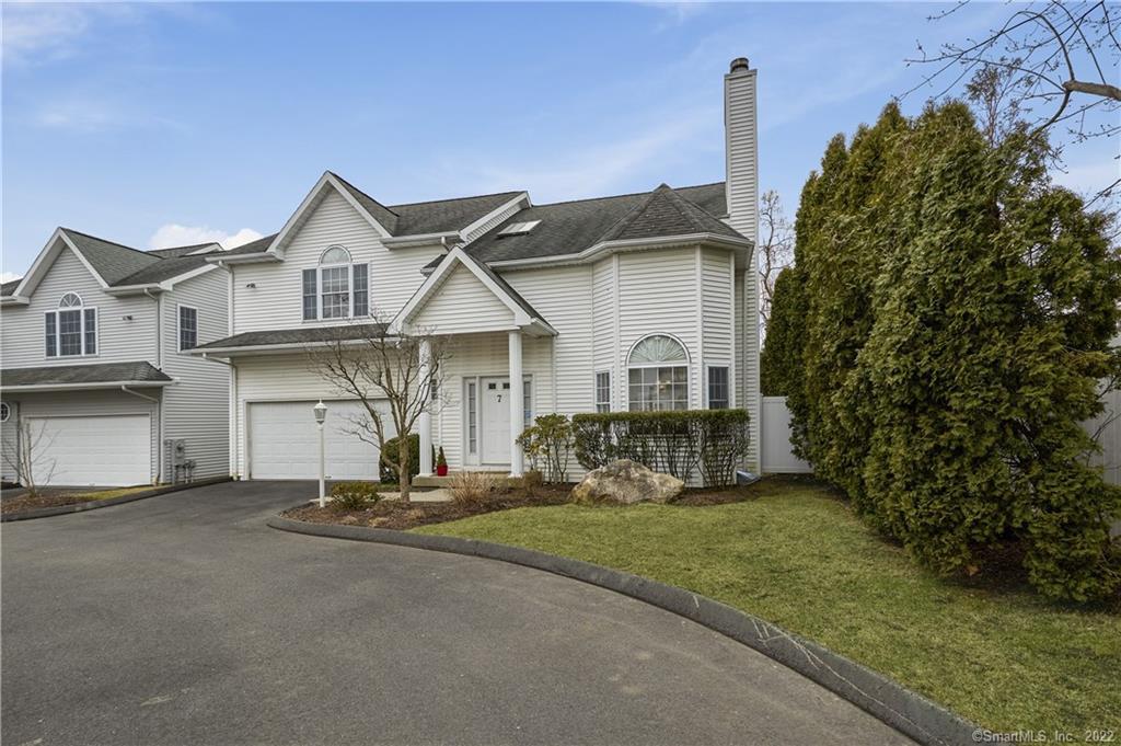 168 Colonial Road, Unit 7 — exterior photo