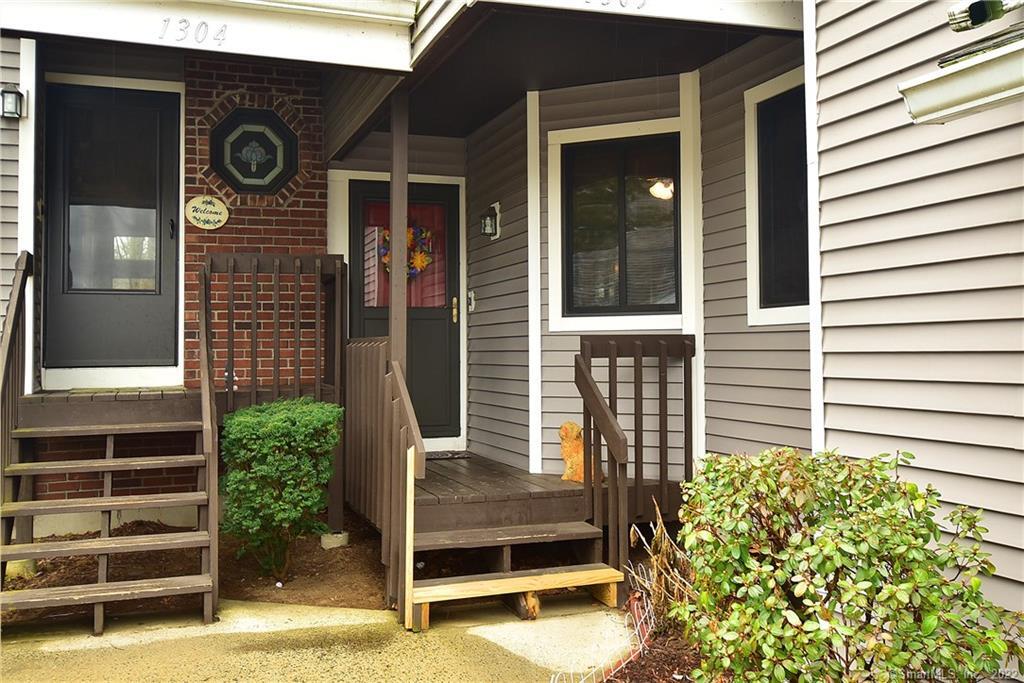 1305 Mill Pond Drive, South Windsor, CT 06074 - Thumbnail 2