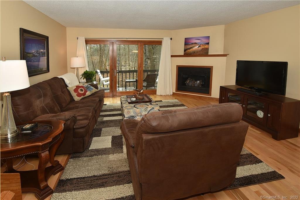 1305 Mill Pond Drive, South Windsor, CT 06074 - Thumbnail 5