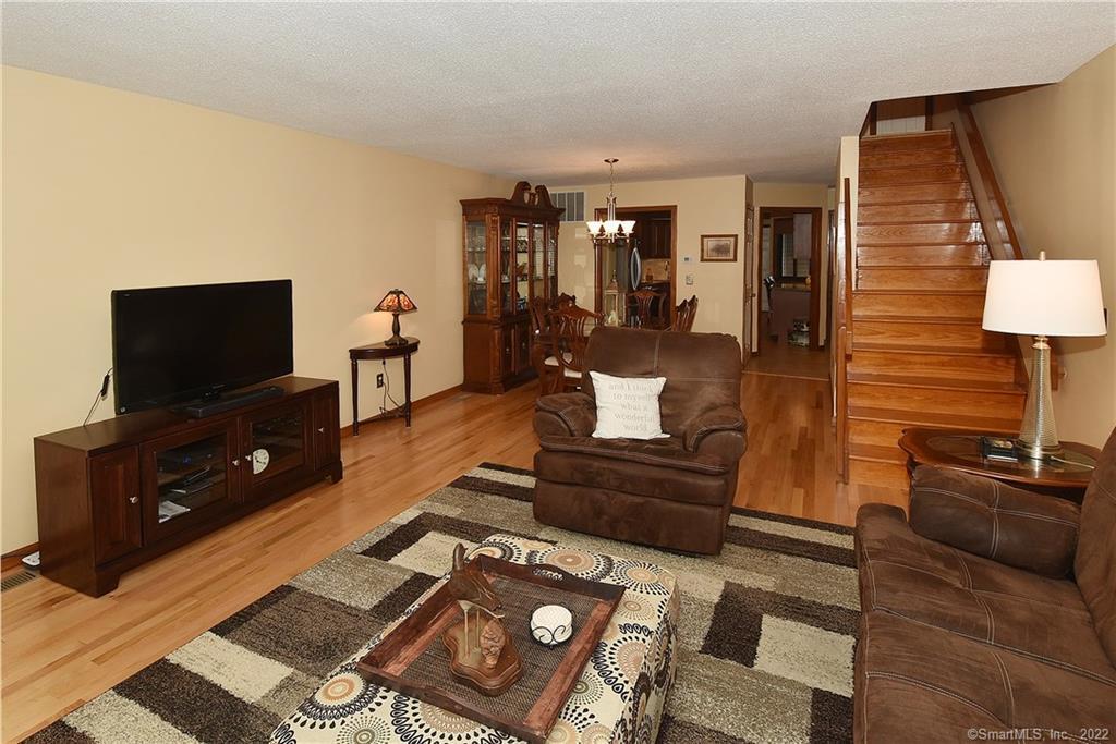 1305 Mill Pond Drive, South Windsor, CT 06074 - Thumbnail 8