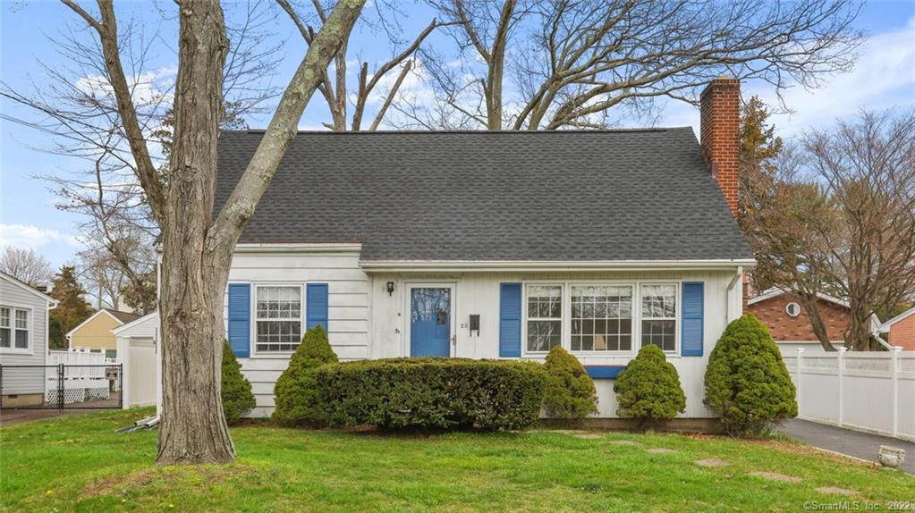 23 Longview Avenue — exterior photo