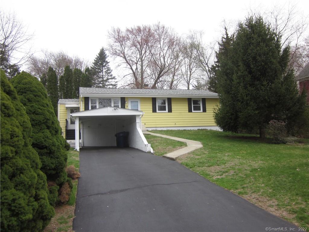 7 May Avenue, Waterford, CT 06375