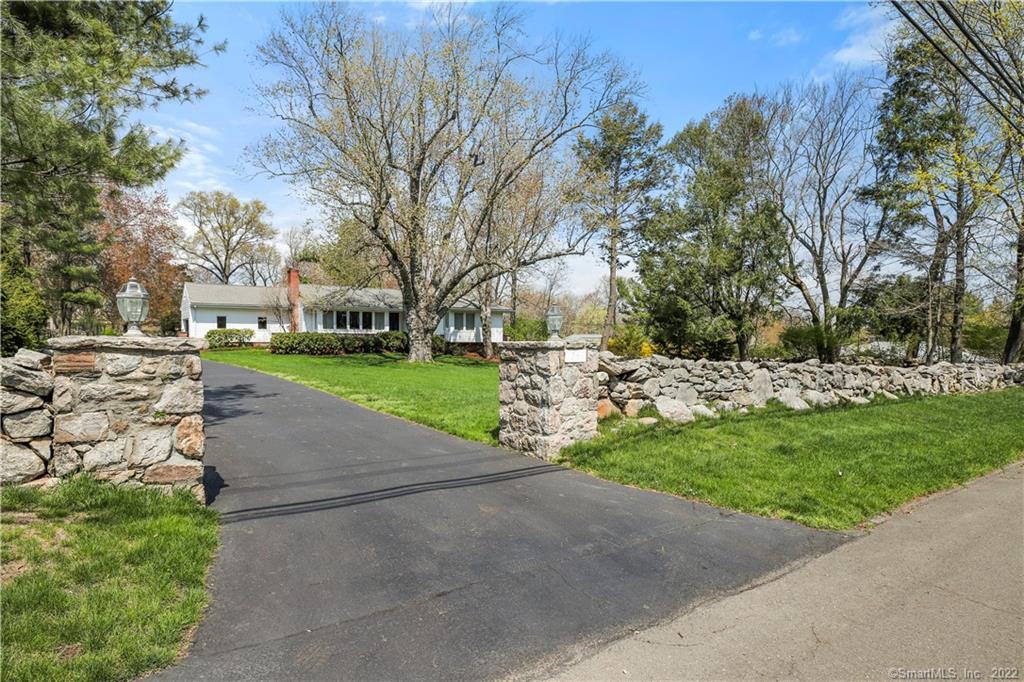 36 Barclay Drive — exterior photo