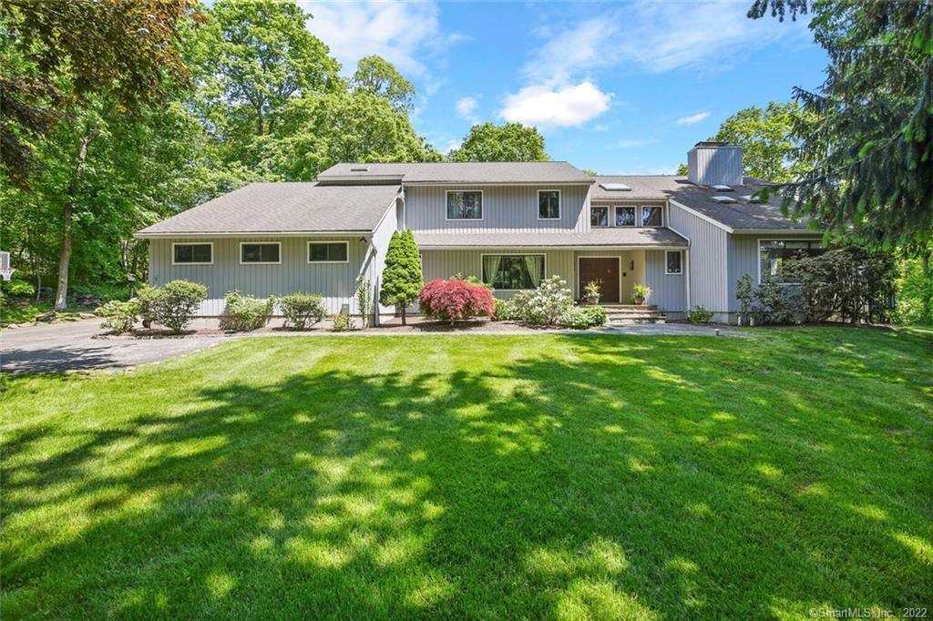 84 Valley View Drive — exterior photo