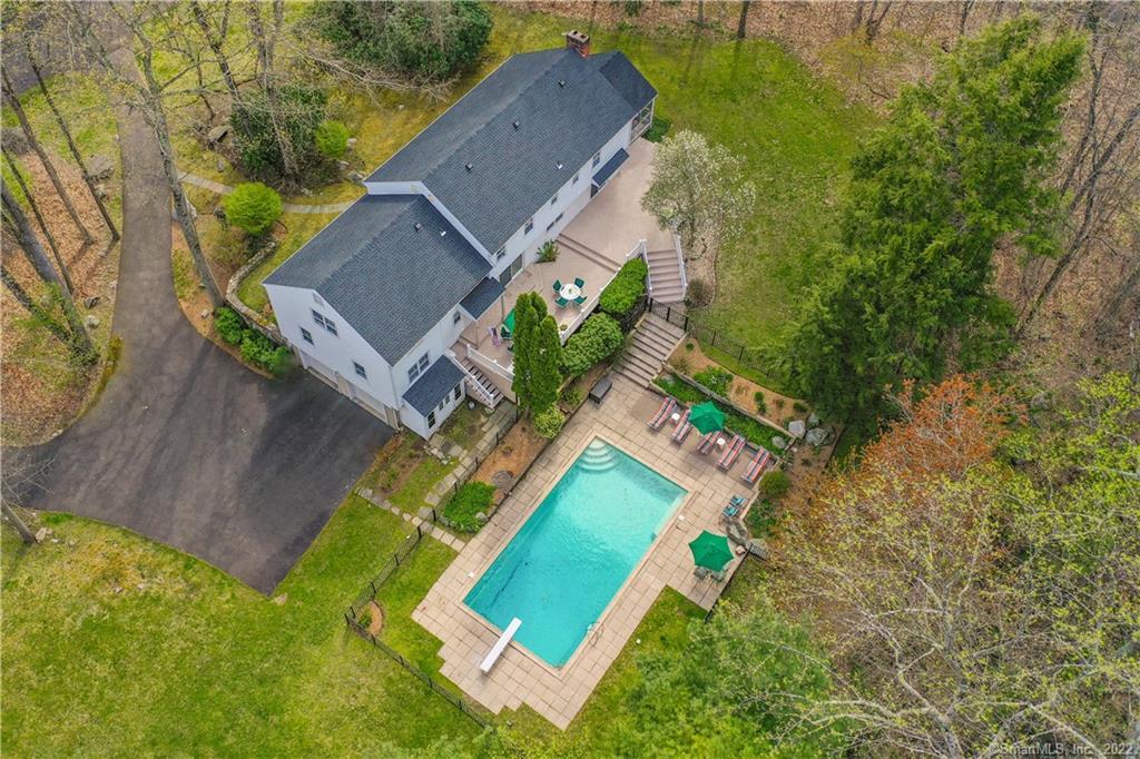 33 Benenson Drive — exterior photo