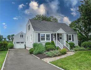 524 Riverside Drive