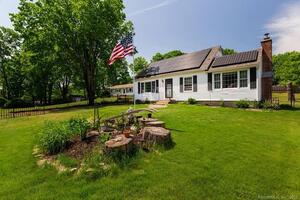 5 Crestwood Drive