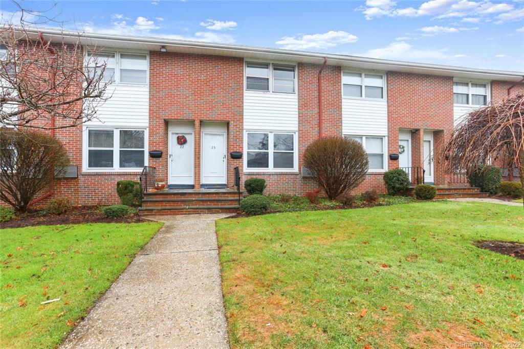 23 Willowbrook Court, Unit 23 — exterior photo