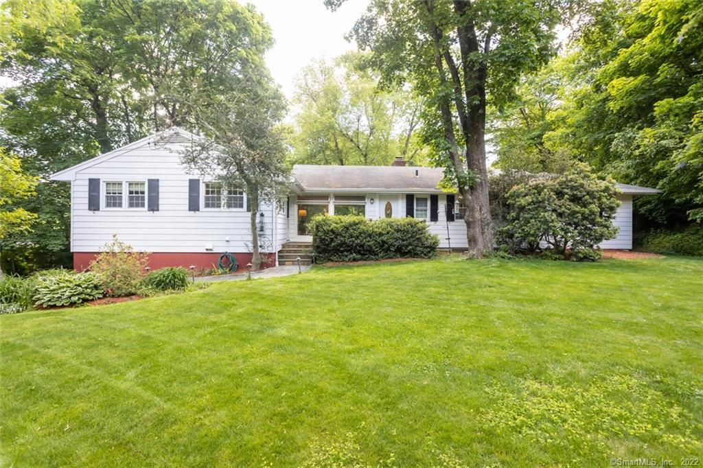 16 Pond Road — exterior photo