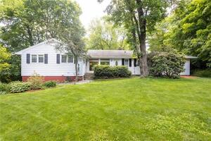 16 Pond Road