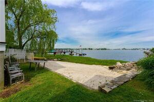 3 Seabreeze Place
